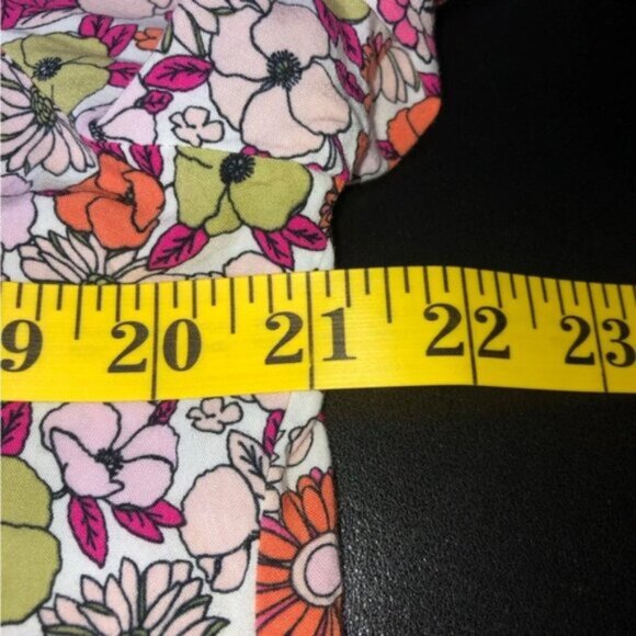 Jane & Delancey Floral Blouse Top M Floral Vneck Long  Sleeve Pleat - Picture 3 of 10